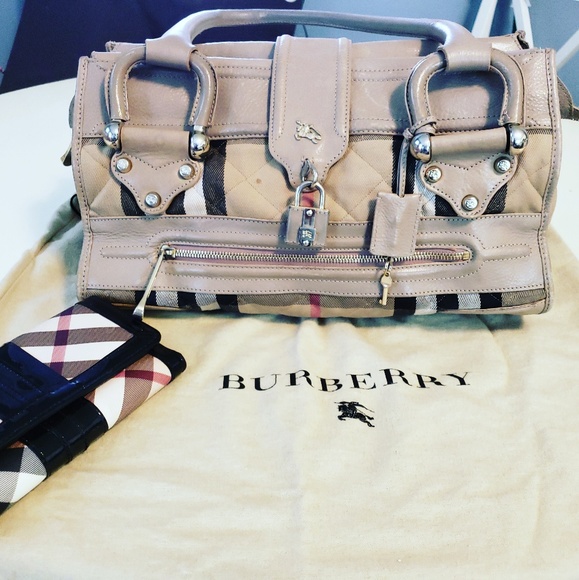 Burberry Manor Quilted - Picture 1 of 1